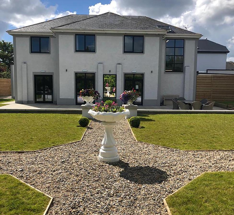 The Village Hotel, Bar And Restaurant Bettystown Exterior photo
